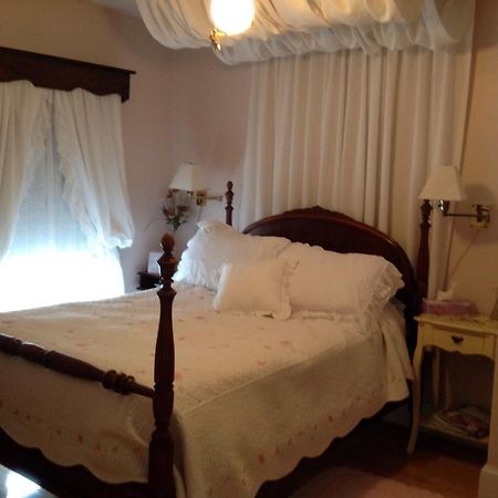 Maple Tourist Home B&B Гранд Фолс Екстериор снимка