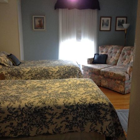 Maple Tourist Home B&B Гранд Фолс Екстериор снимка