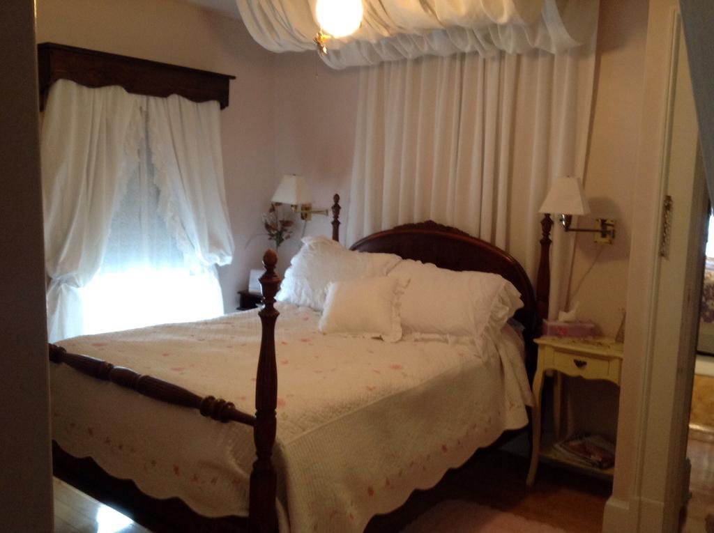 Maple Tourist Home B&B Гранд Фолс Екстериор снимка